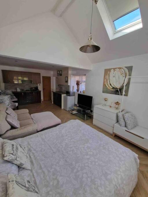 Lovely Studio Annex In Lilliput Poole Exterior foto